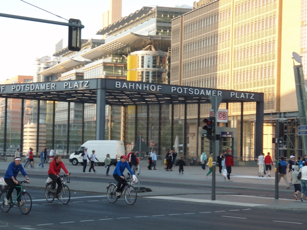 Berlin Marathon Pictures - Tor Rnnow