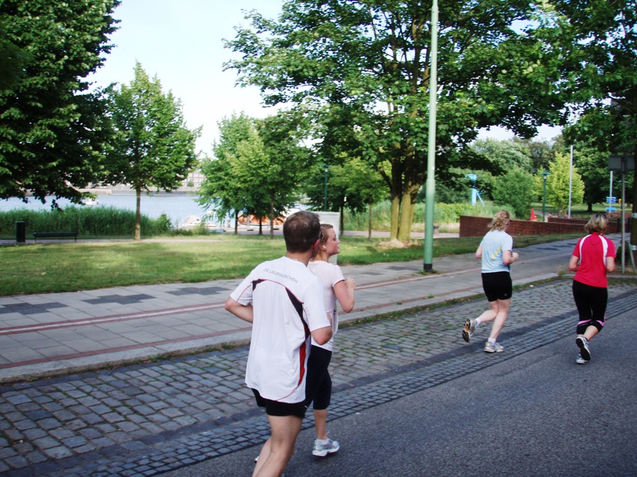 Bremerhaven Marathon Pictures - Tor Rnnow