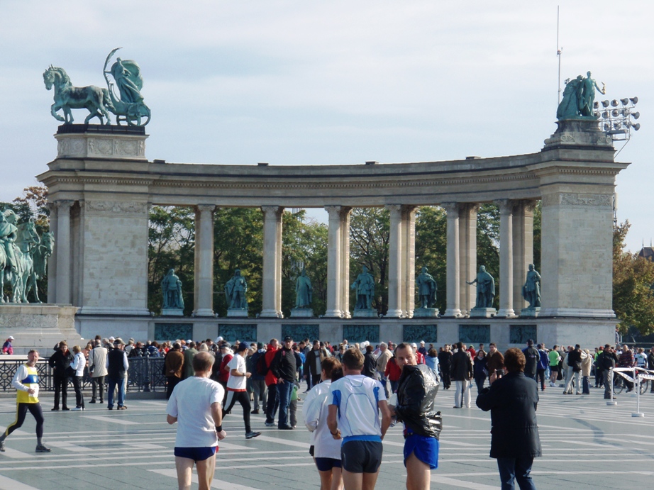 Budapest Marathon Pictures - Tor Rnnow