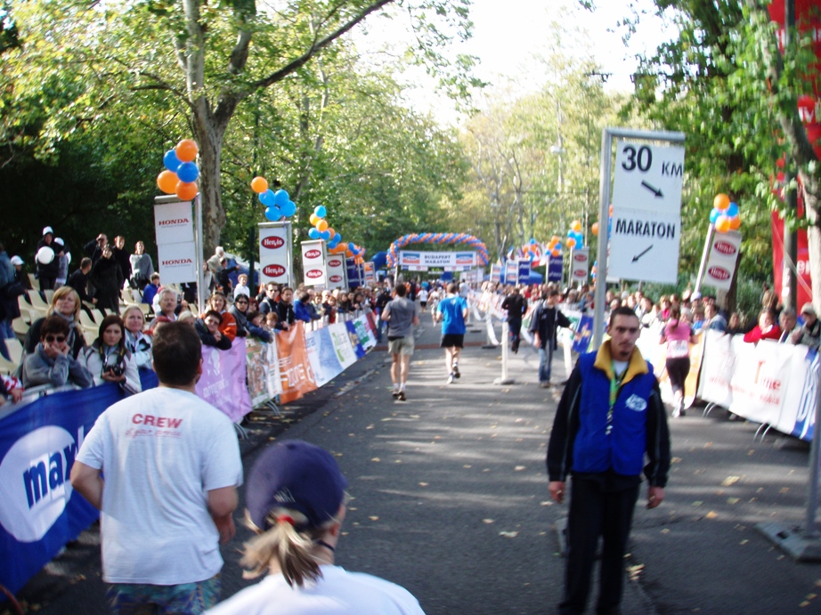 Budapest Marathon Pictures - Tor Rnnow