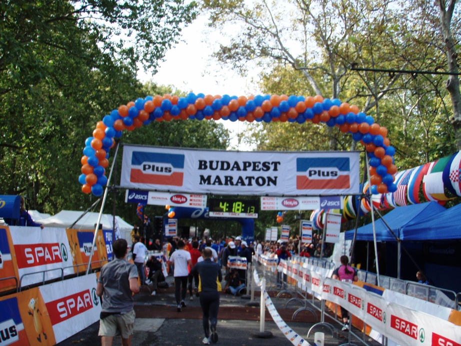 Budapest Marathon Pictures - Tor Rnnow