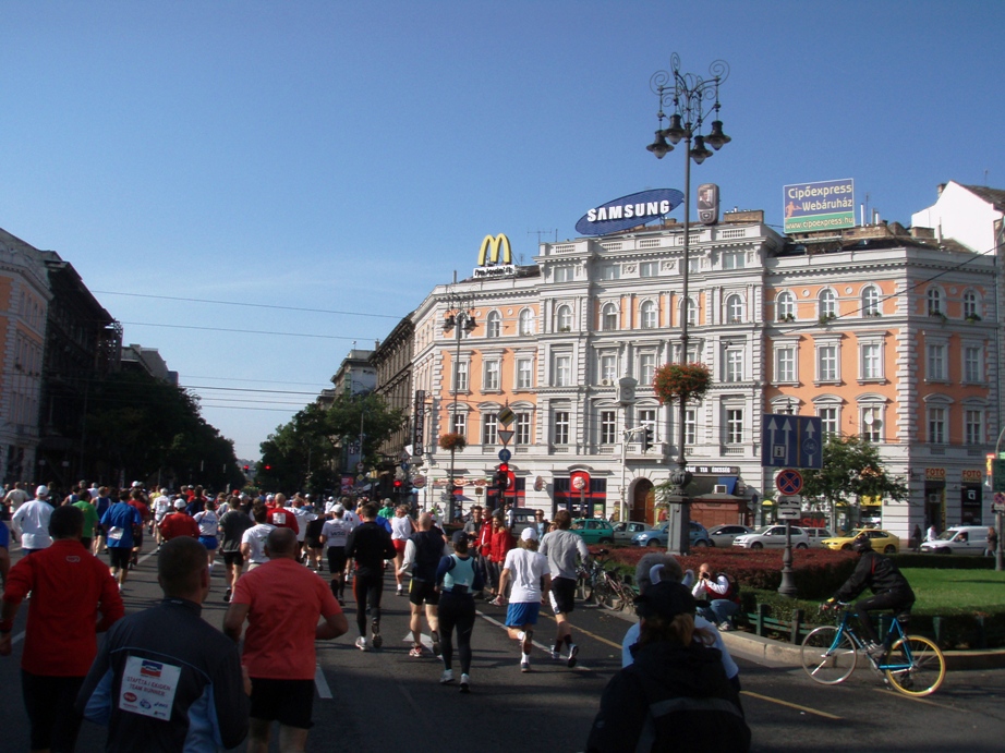 Budapest Marathon Pictures - Tor Rnnow