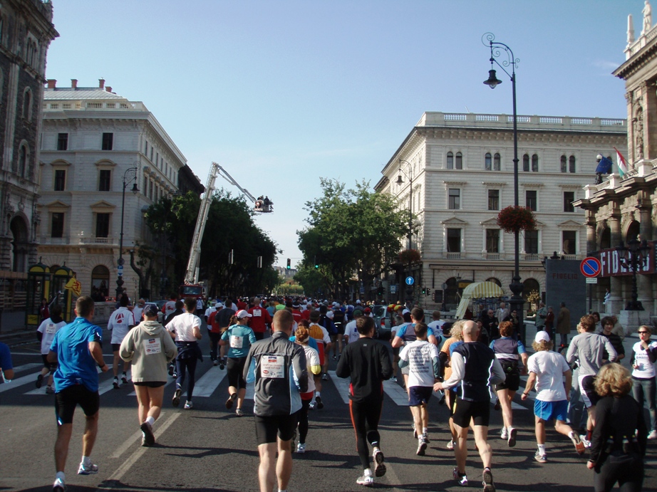 Budapest Marathon Pictures - Tor Rnnow