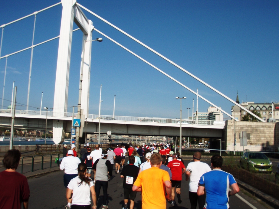 Budapest Marathon Pictures - Tor Rnnow