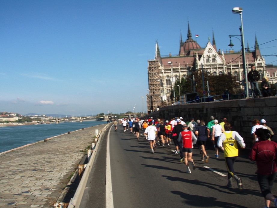 Budapest Marathon Pictures - Tor Rnnow