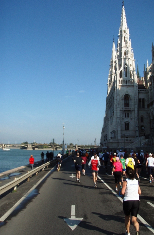 Budapest Marathon Pictures - Tor Rnnow