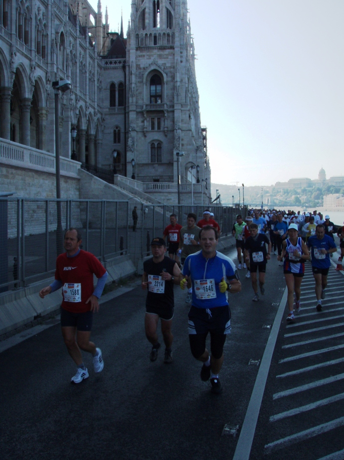 Budapest Marathon Pictures - Tor Rnnow