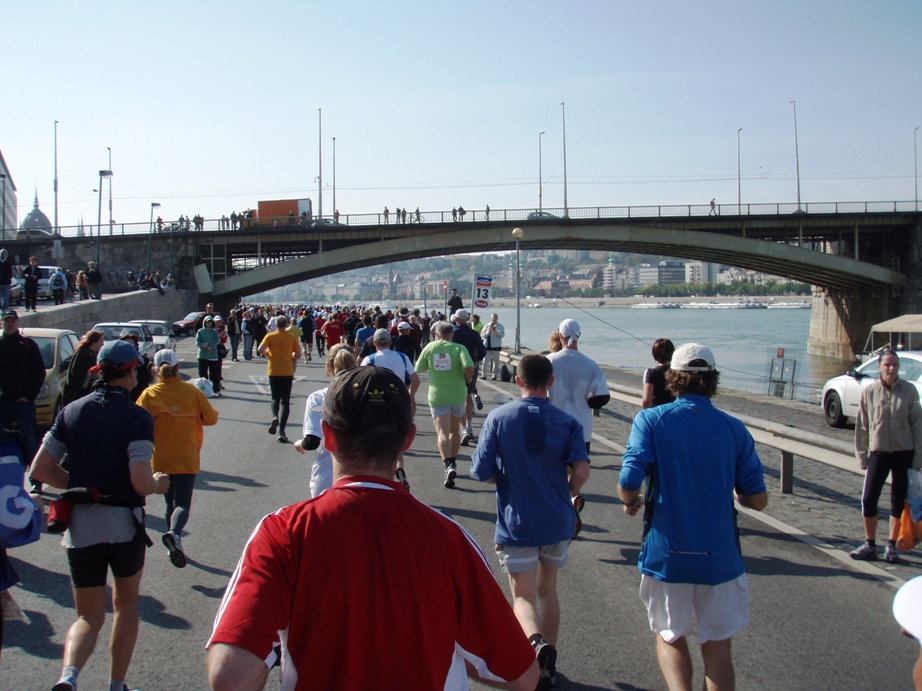 Budapest Marathon Pictures - Tor Rnnow