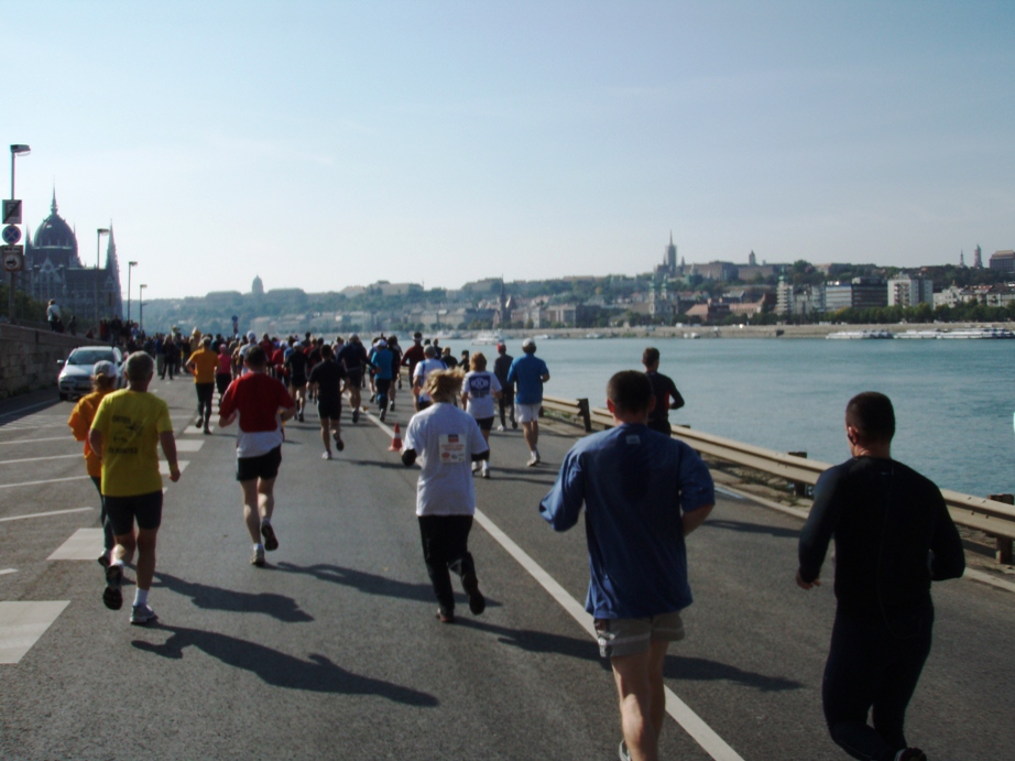 Budapest Marathon Pictures - Tor Rnnow