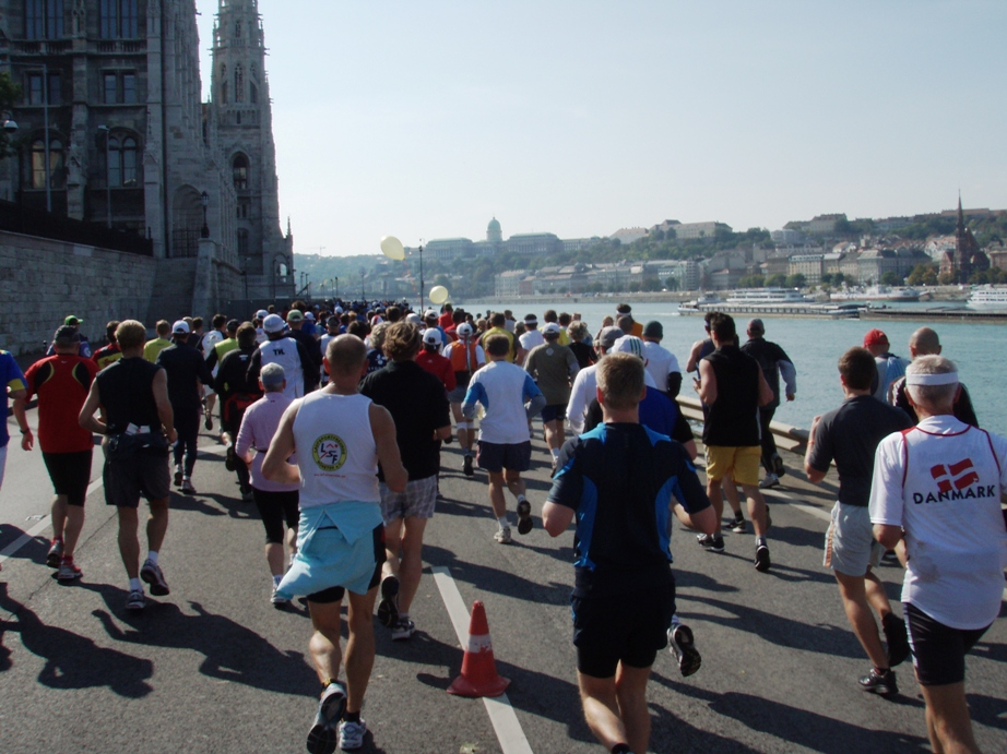 Budapest Marathon Pictures - Tor Rnnow