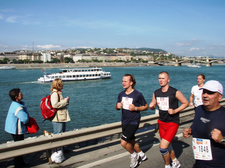 Budapest Marathon Pictures - Tor Rnnow