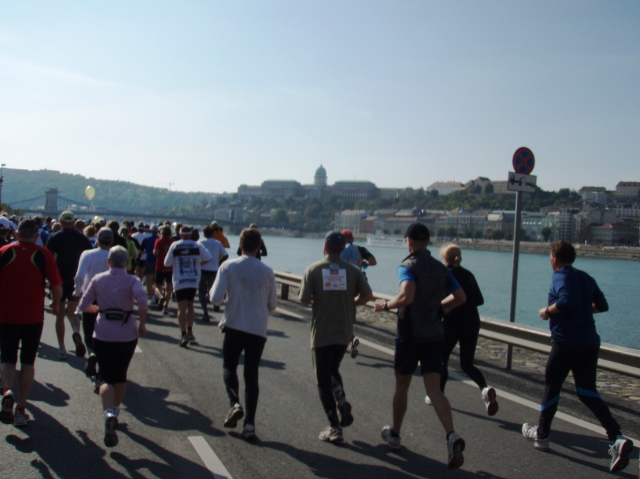 Budapest Marathon Pictures - Tor Rnnow