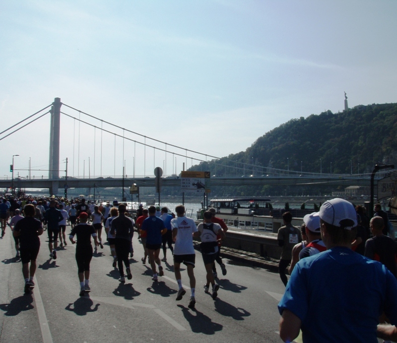 Budapest Marathon Pictures - Tor Rnnow