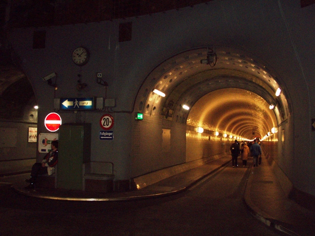 Elbtunnel Marathon Pictures - Tor Rnnow