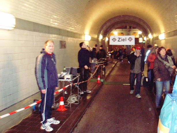 Elbtunnel Marathon Pictures - Tor Rnnow