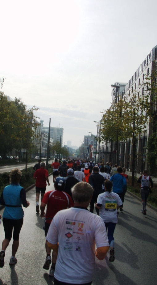 Frankfurt Marathon Pictures - Tor Rnnow