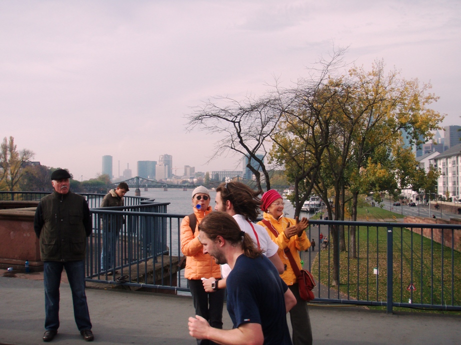 Frankfurt Marathon Pictures - Tor Rnnow