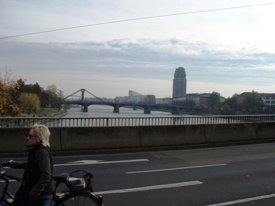 Frankfurt Marathon Pictures - Tor Rnnow