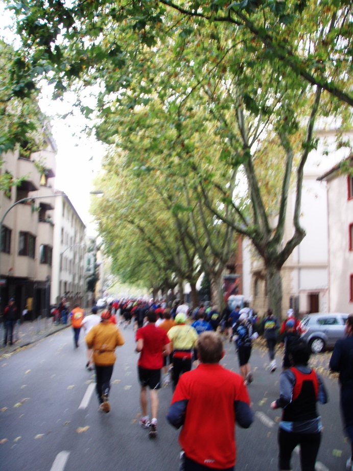 Frankfurt Marathon Pictures - Tor Rnnow