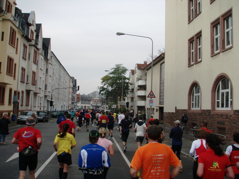 Frankfurt Marathon Pictures - Tor Rnnow