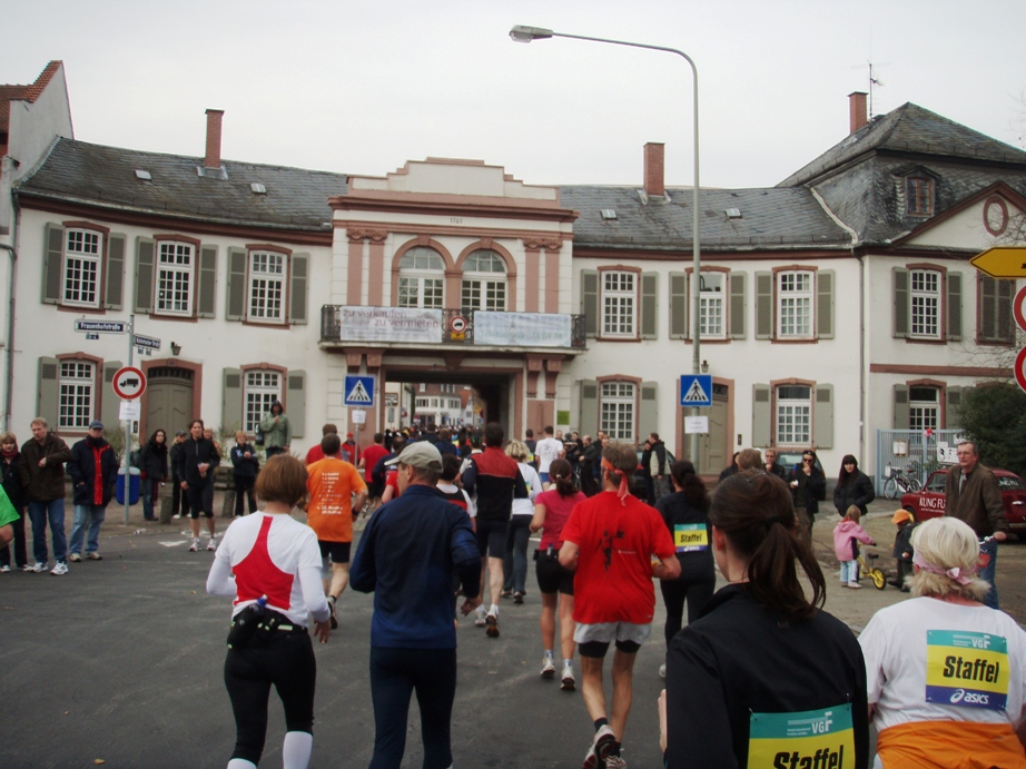 Frankfurt Marathon Pictures - Tor Rnnow