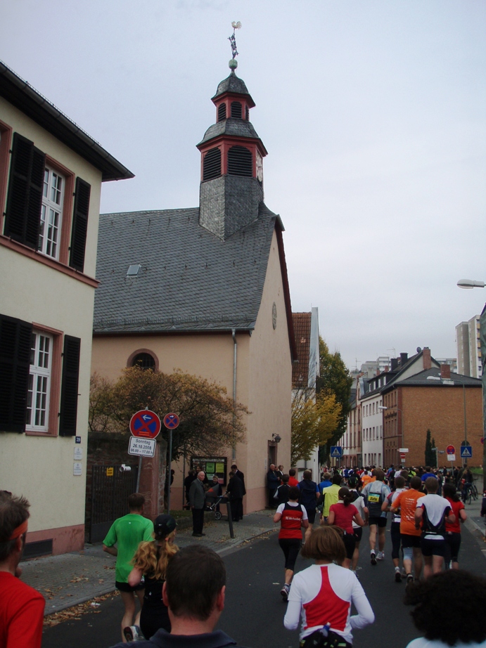 Frankfurt Marathon Pictures - Tor Rnnow