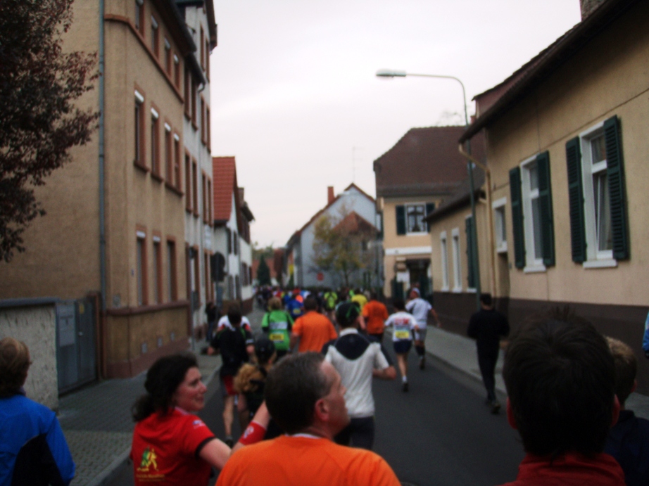 Frankfurt Marathon Pictures - Tor Rnnow