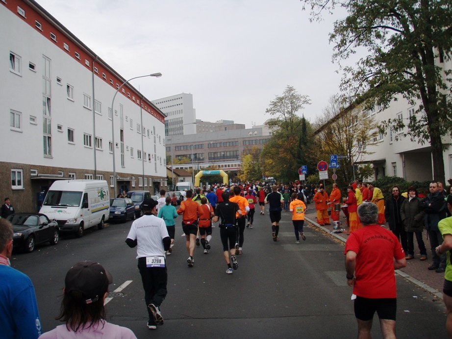 Frankfurt Marathon Pictures - Tor Rnnow