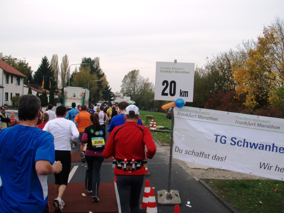 Frankfurt Marathon Pictures - Tor Rnnow