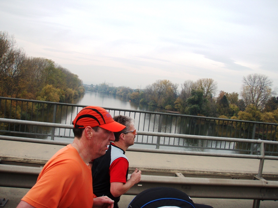 Frankfurt Marathon Pictures - Tor Rnnow