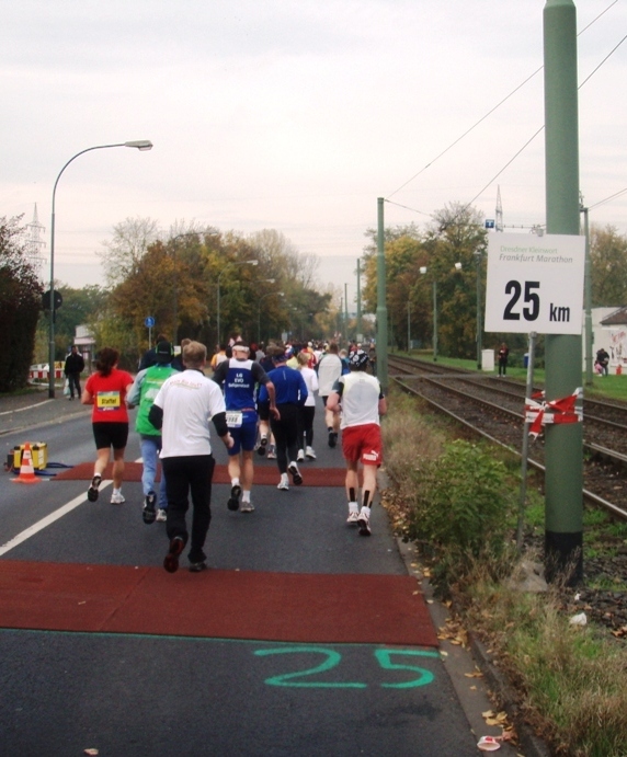 Frankfurt Marathon Pictures - Tor Rnnow