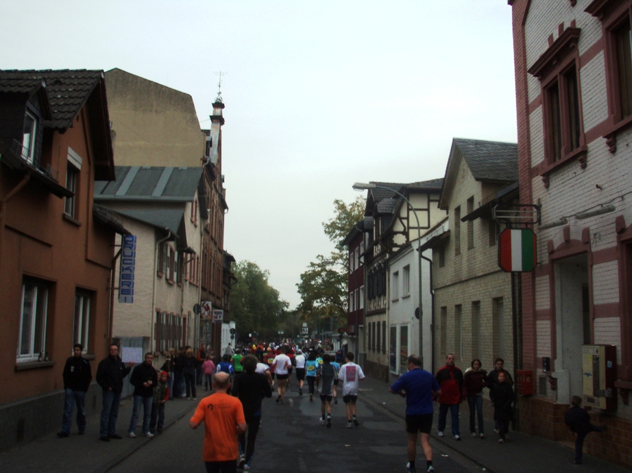 Frankfurt Marathon Pictures - Tor Rnnow