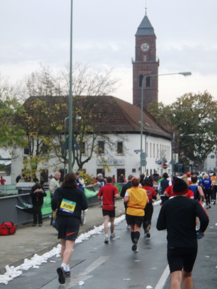 Frankfurt Marathon Pictures - Tor Rnnow