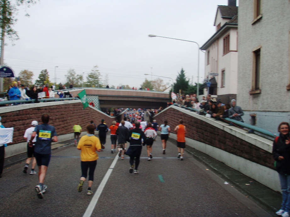 Frankfurt Marathon Pictures - Tor Rnnow