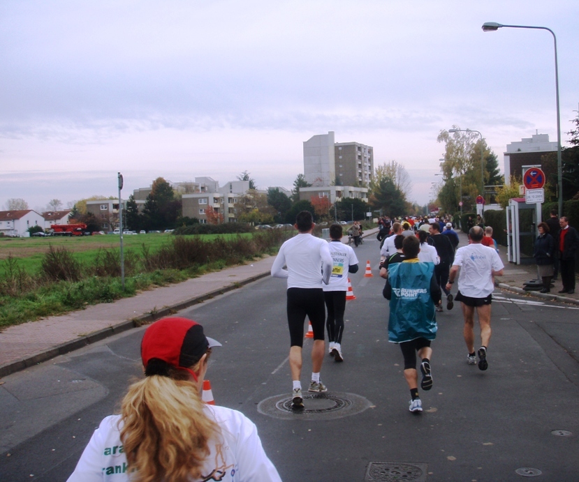 Frankfurt Marathon Pictures - Tor Rnnow