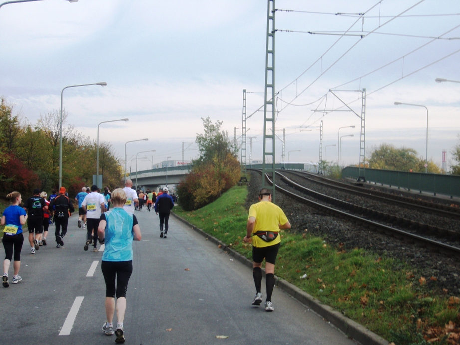 Frankfurt Marathon Pictures - Tor Rnnow