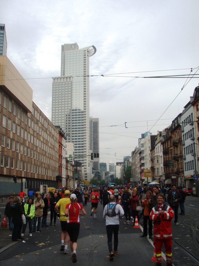 Frankfurt Marathon Pictures - Tor Rnnow