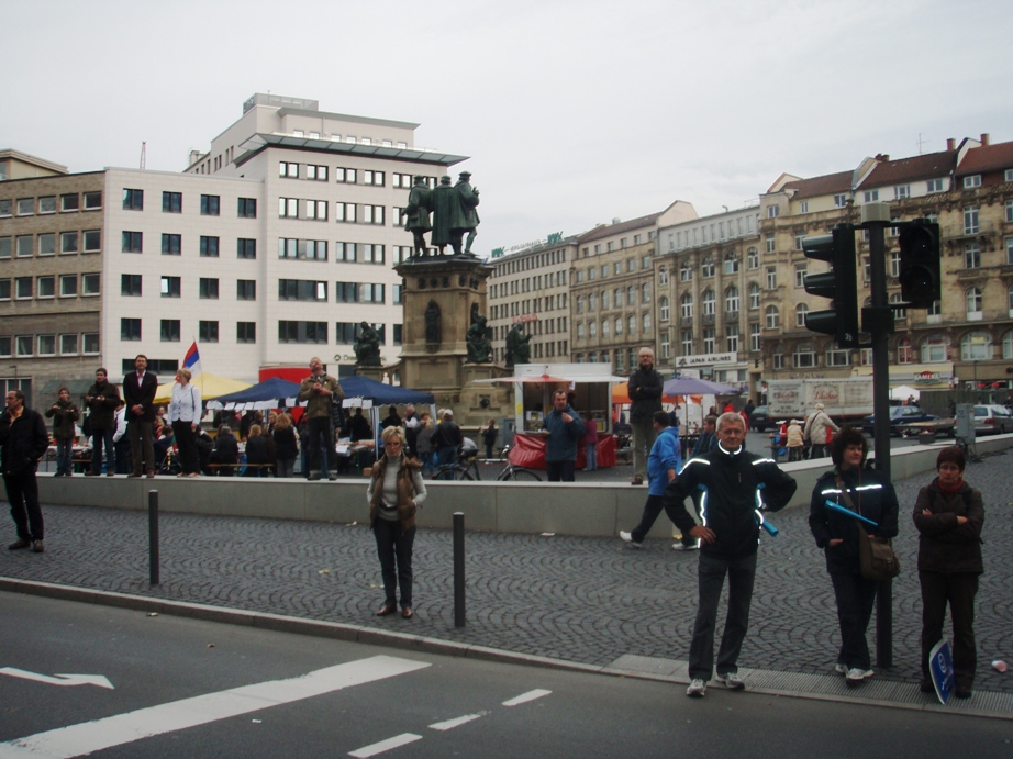 Frankfurt Marathon Pictures - Tor Rnnow