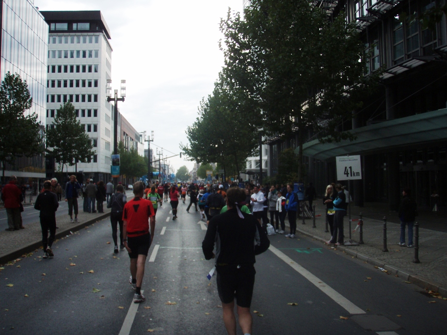 Frankfurt Marathon Pictures - Tor Rnnow