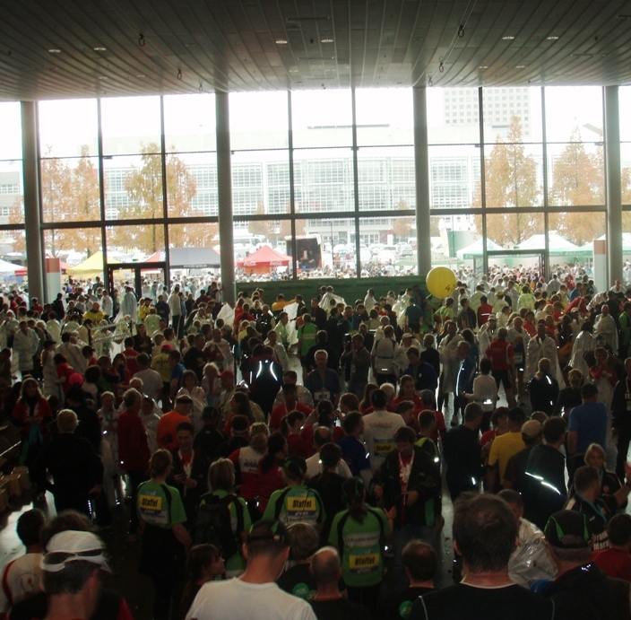 Frankfurt Marathon Pictures - Tor Rnnow