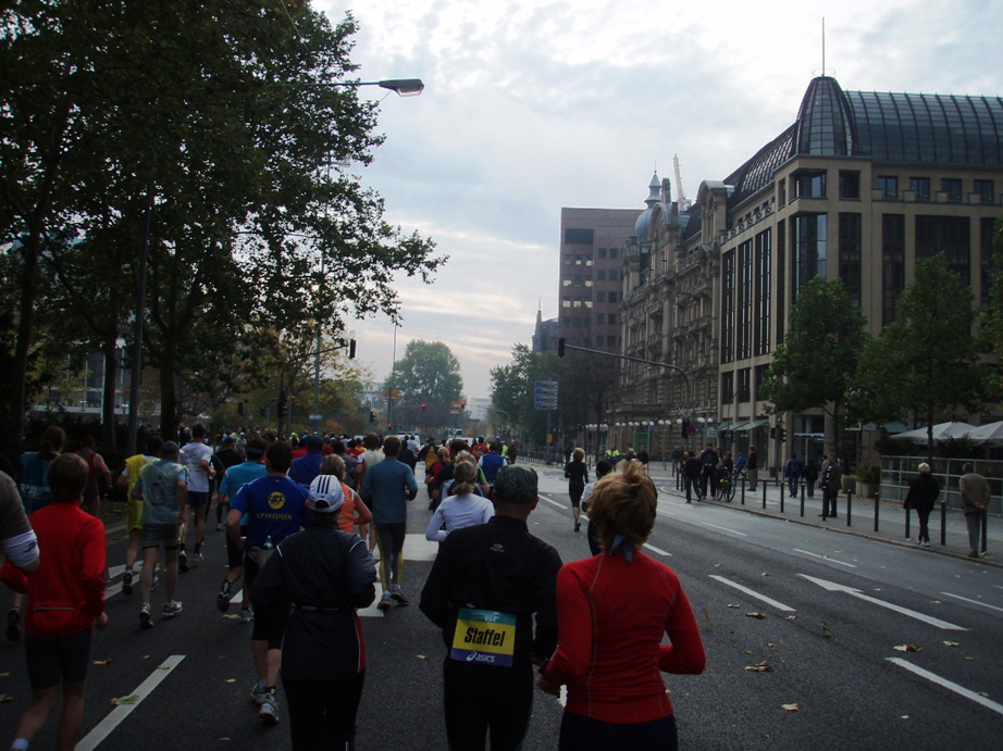 Frankfurt Marathon Pictures - Tor Rnnow