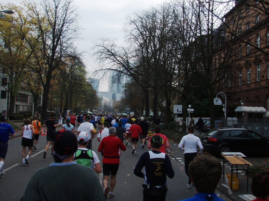 Frankfurt Marathon Pictures - Tor Rnnow