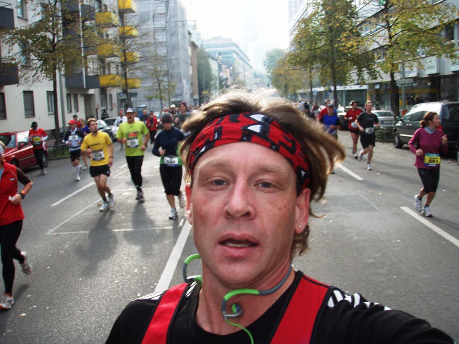 Frankfurt Marathon Pictures - Tor Rnnow