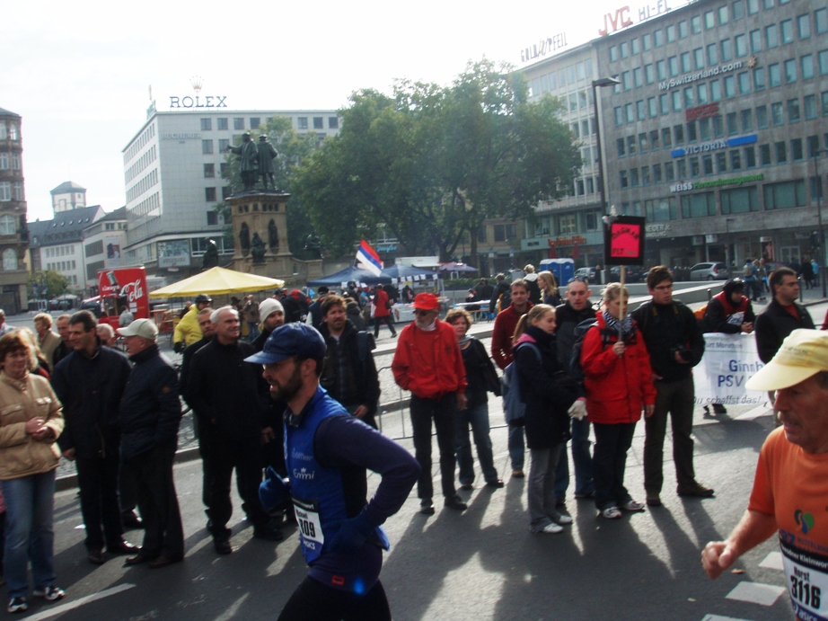 Frankfurt Marathon Pictures - Tor Rnnow