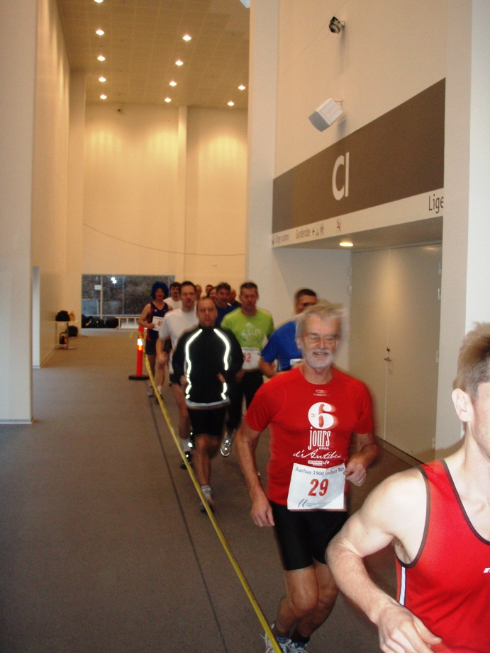 Aarhus Indoor Run Marathon Pictures - Tor Rnnow