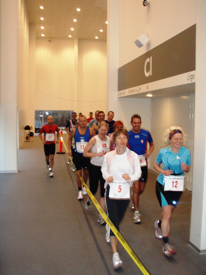 Aarhus Indoor Run Marathon Pictures - Tor Rnnow