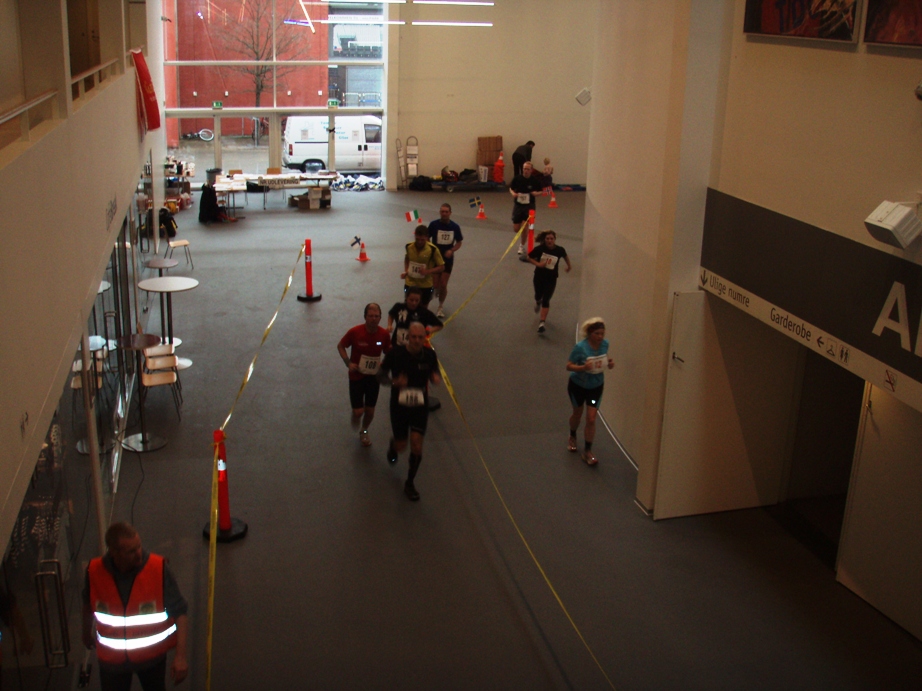 Aarhus Indoor Run Marathon Pictures - Tor Rnnow