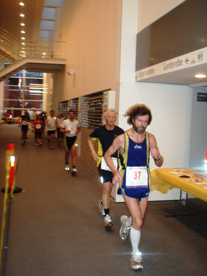 Aarhus Indoor Run Marathon Pictures - Tor Rnnow