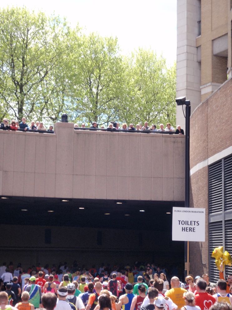 London Marathon Pictures - Tor Rnnow