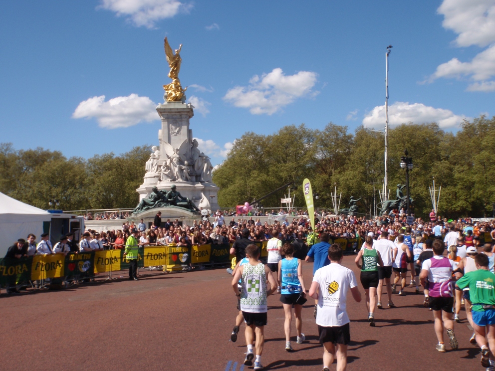 London Marathon Pictures - Tor Rnnow